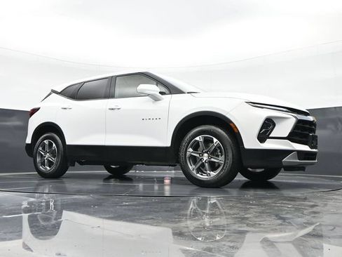 Used 2025 Chevrolet Blazer LT FWD image 40