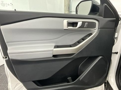 Used 2023 Ford Explorer XLT w/ Equipment Group 202A image 14