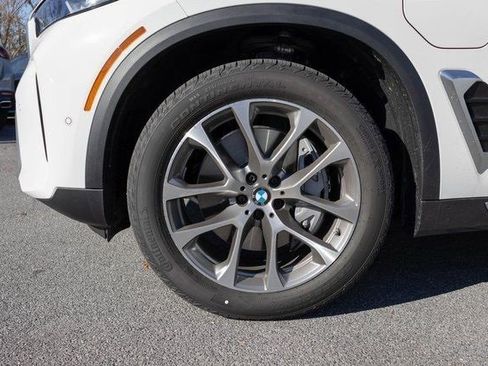 New 2026 BMW X5 xDrive50e image 5