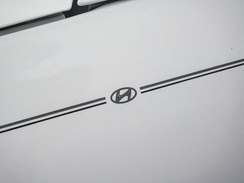 Used 2025 Hyundai Elantra SE FWD image 11