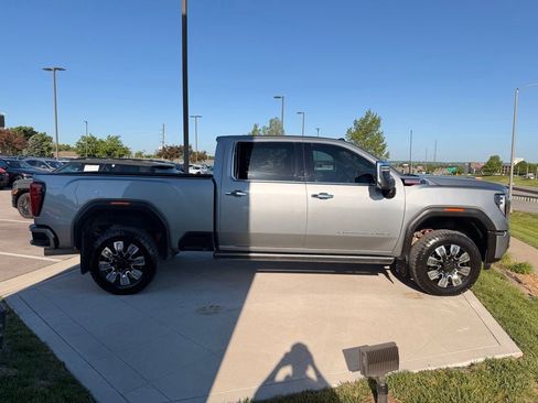 Used 2024 GMC Sierra 3500 Denali w/ Denali Reserve Package AWD/4WD image 6
