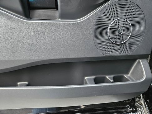 Used 2023 Ford Expedition Limited image 17