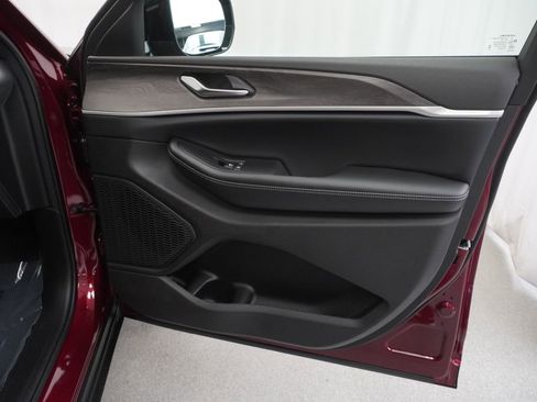New 2026 Jeep Grand Cherokee L 4WD image 34