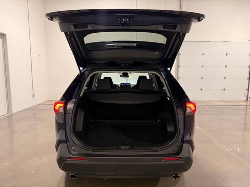 Used 2025 Toyota RAV4 XLE AWD/4WD image 9