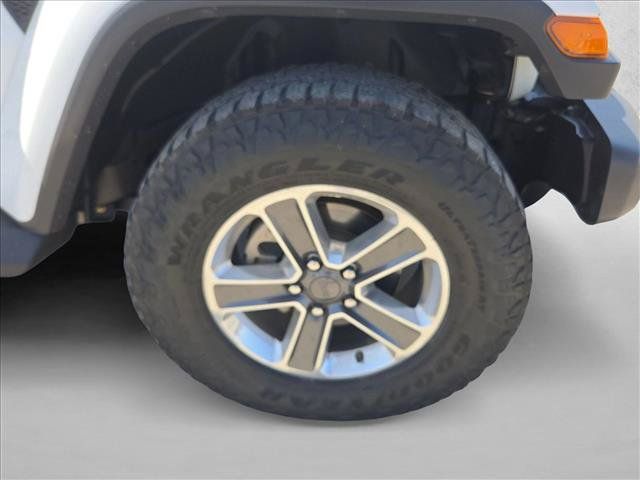 Used 2018 Jeep Wrangler Unlimited Sahara AWD/4WD image 23