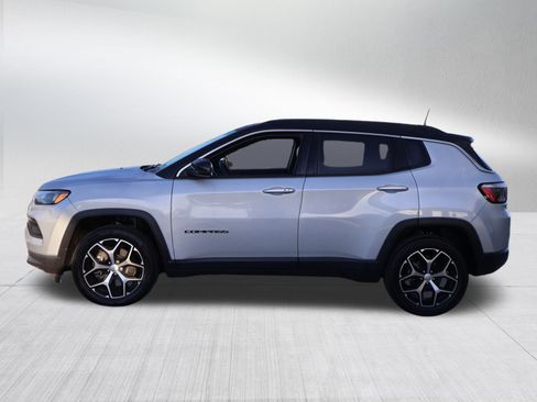 Used 2024 Jeep Compass Limited image 4