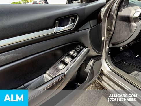 Used 2024 Nissan Altima 2.5 SR FWD image 15