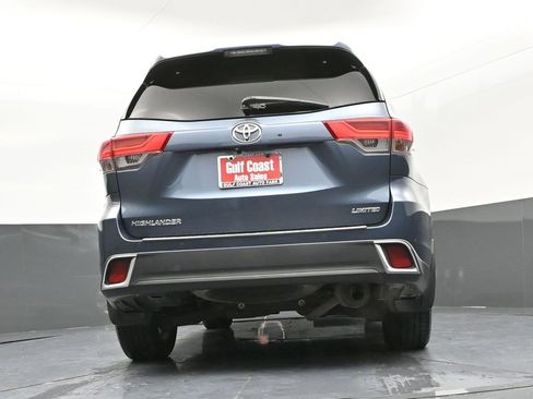 Certified 2019 Toyota Highlander Limited Platinum image 39