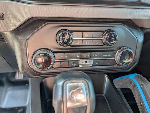 Used 2022 Ford Bronco Black Diamond image 12