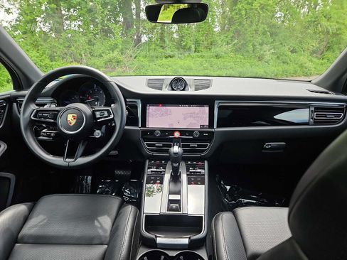Certified 2026 Porsche Macan AWD/4WD image 48