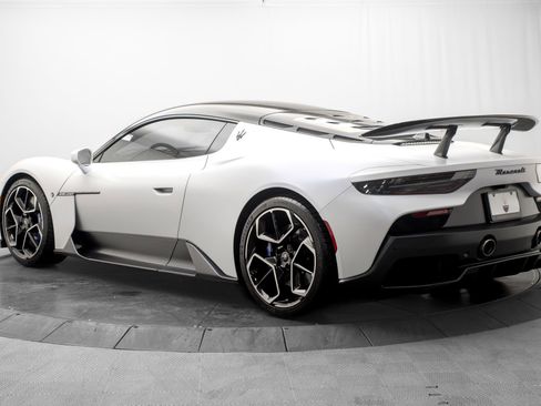 Used 2022 Maserati MC20 Coupe RWD image 5