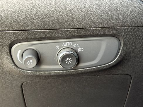Used 2024 Buick Encore GX Sport Touring FWD image 18