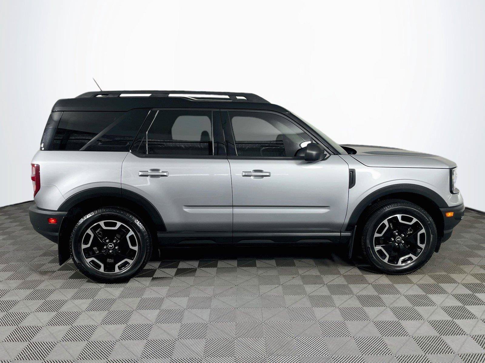 Used 2022 Ford Bronco Sport Outer Banks w/ Tech Package AWD/4WD image 10