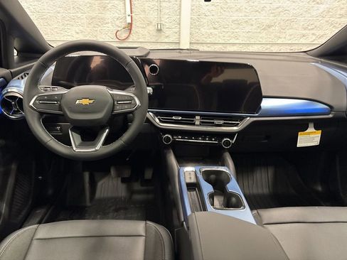 New 2026 Chevrolet Equinox EV LT w/ Convenience Package II AWD/4WD image 10
