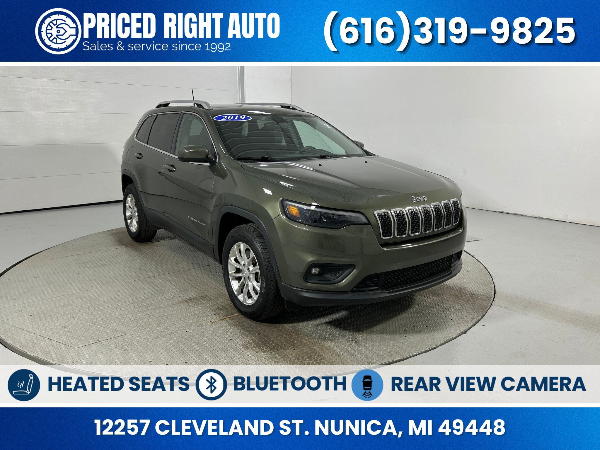 Used 2019 Jeep Cherokee Latitude w/ Cold Weather Group AWD/4WD image 1
