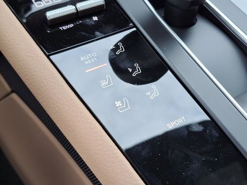 New 2026 Porsche Macan image 32