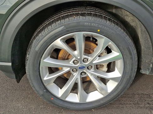 Certified 2022 Ford Explorer Platinum w/ Equipment Group 601A image 9