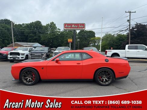 Used 2016 Dodge Challenger SRT Hellcat RWD image 2