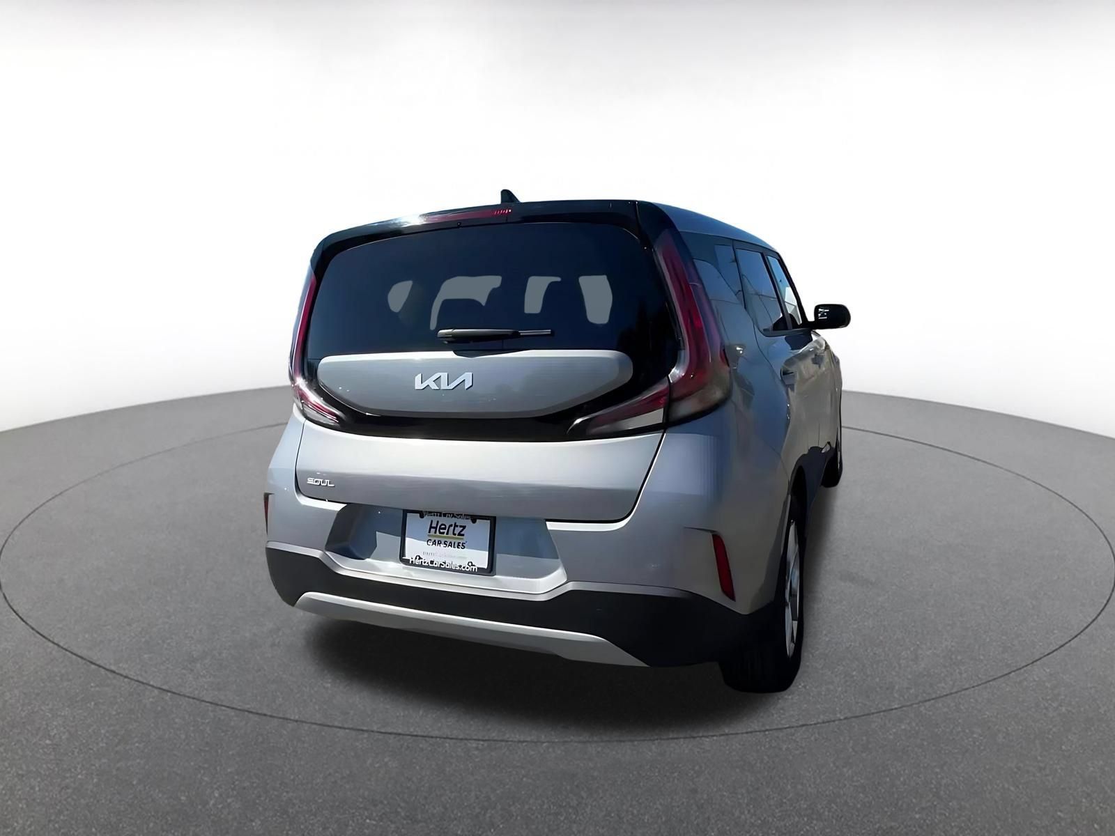 Used 2025 Kia Soul LX w/ LX Technology Package FWD image 13