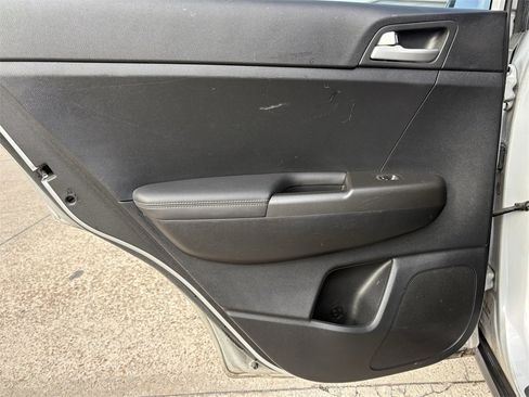 Used 2020 Kia Sportage LX image 26