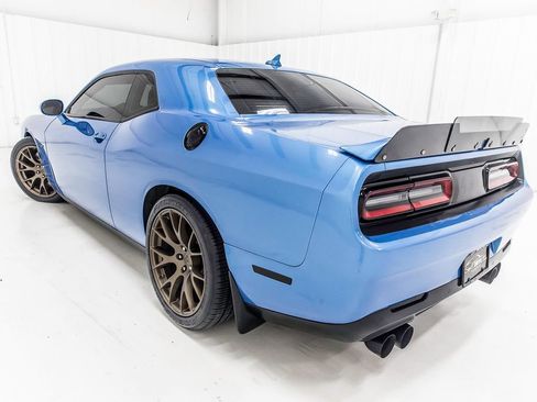 Used 2015 Dodge Challenger SRT w/ Technology Group RWD image 5