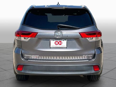 Used 2018 Toyota Highlander XLE AWD/4WD image 5