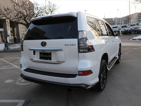 Used 2023 Lexus GX 460 Premium w/ Accessory Package image 5