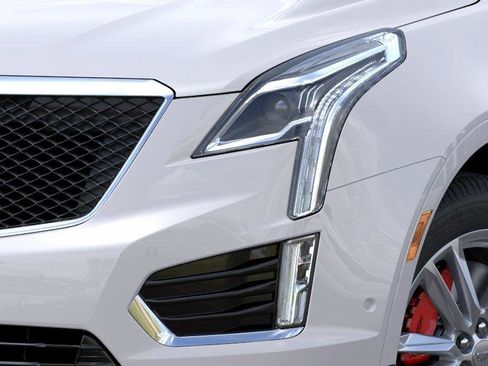 New 2026 Cadillac XT5 Sportv w/ LPO, Floor Liner Package AWD/4WD image 11