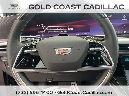 Certified 2025 Cadillac Escalade ESV Premium Luxury w/ Touring Package AWD/4WD image 23
