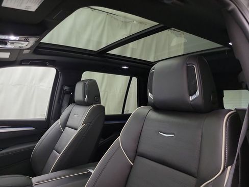 Certified 2025 Cadillac Escalade Premium Luxury w/ Touring Package image 9