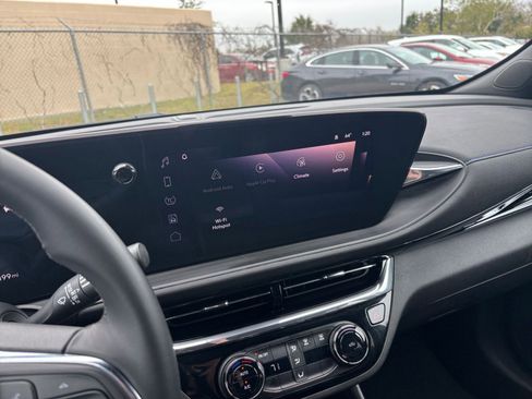 Used 2025 Buick Envista Sport Touring image 20