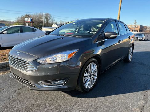 Used 2017 Ford Focus Titanium w/ Titanium Technology Package image 3