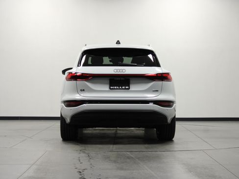 Used 2025 Audi Q6 e-tron Premium Plus w/ Premium Plus AWD/4WD image 5