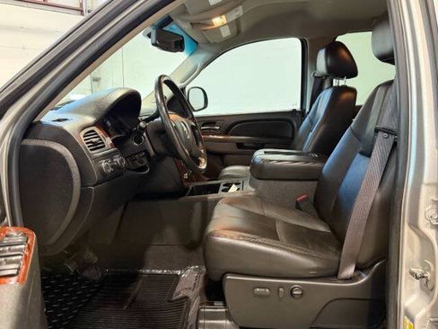 Used 2010 Chevrolet Silverado 1500 LTZ w/ Convenience Package AWD/4WD image 15