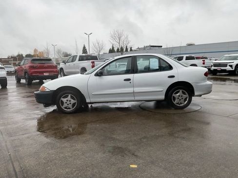 Used 2000 Chevrolet Cavalier Sedan image 4