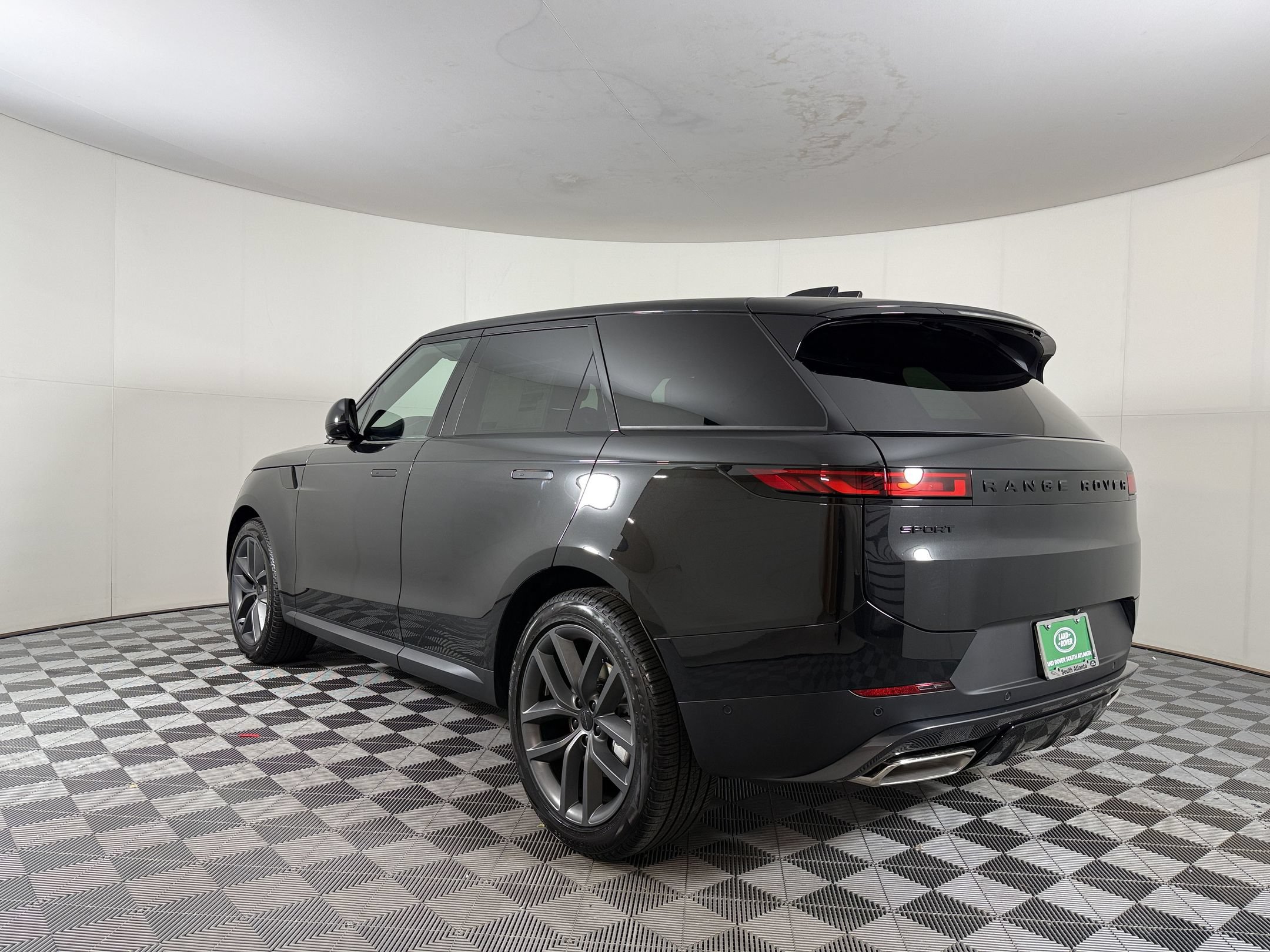 New 2027 Land Rover Range Rover Sport SE AWD/4WD image 3