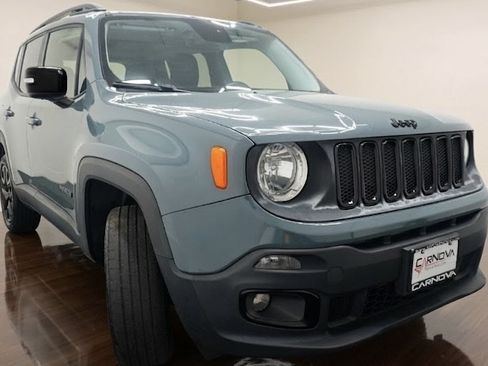 Used 2017 Jeep Renegade Altitude AWD/4WD image 10
