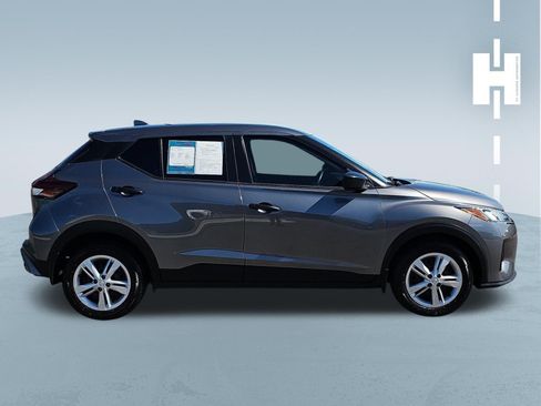 Used 2023 Nissan Kicks S FWD image 3