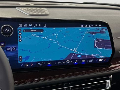 New 2026 Chevrolet Traverse Z71 w/ Enhanced Driving Package image 13