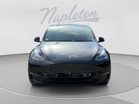 Used 2024 Tesla Model Y Long Range AWD/4WD image 9