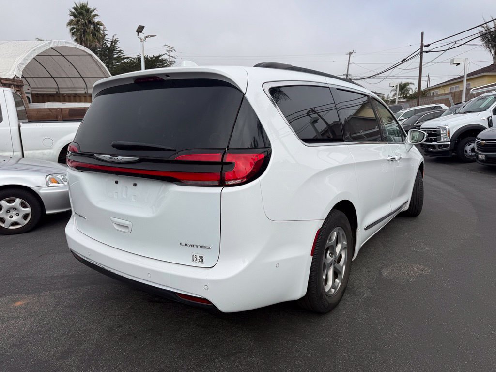 Used 2022 Chrysler Pacifica Limited FWD image 4