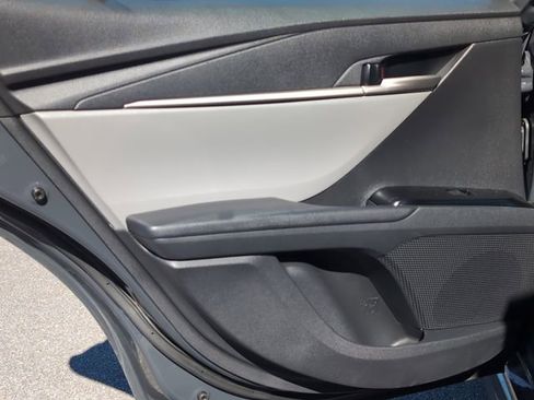 Used 2025 Toyota Camry SE image 28