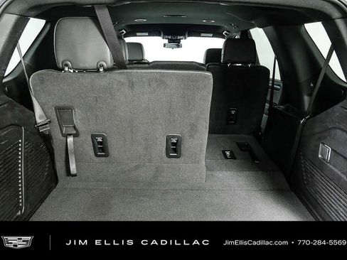 Used 2025 Chevrolet Tahoe LT RWD image 32