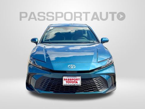 Used 2025 Toyota Camry SE w/ Convenience Package FWD image 12