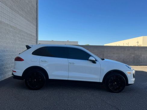 Used 2016 Porsche Cayenne Diesel AWD/4WD image 4