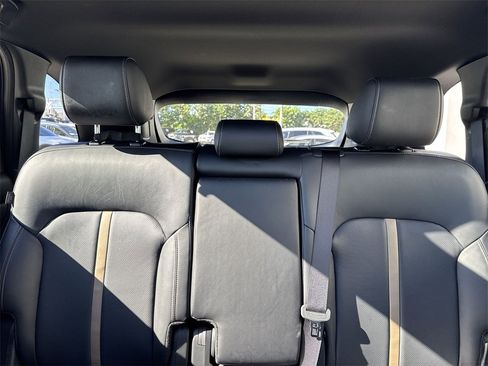 Used 2025 MAZDA CX-70 3.3 Turbo S w/ Premium Package image 19