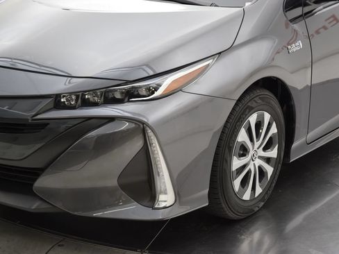 Used 2020 Toyota Prius Prime XLE FWD image 10