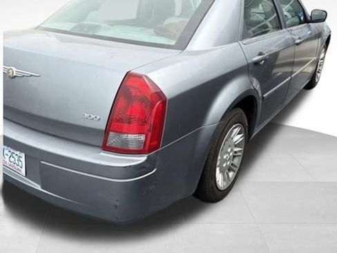 Used 2007 Chrysler 300 RWD image 5