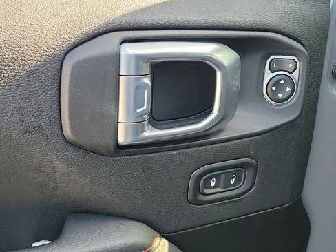 Used 2021 Jeep Wrangler Unlimited Rubicon w/ Xtreme Recon 35" Tire Package image 19