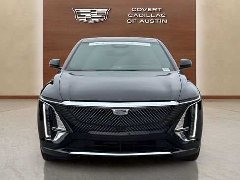 Certified 2025 Cadillac Lyriq Luxury w/ LPO, Floor Liner Package AWD/4WD image 12
